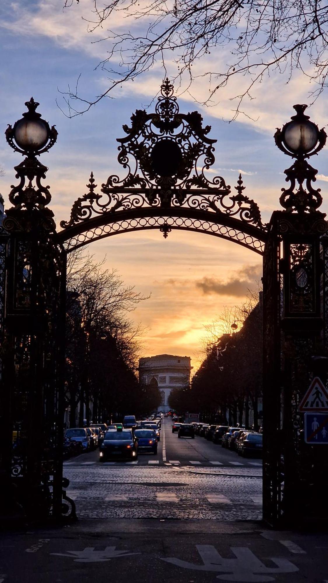 Aux Portes De Paris / Bord De Marne *